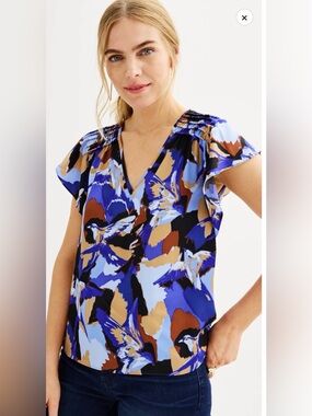 Nine West Short Sleeve V-Neck Blouse Floral Print V-Neck Flutter Sleeve Top.